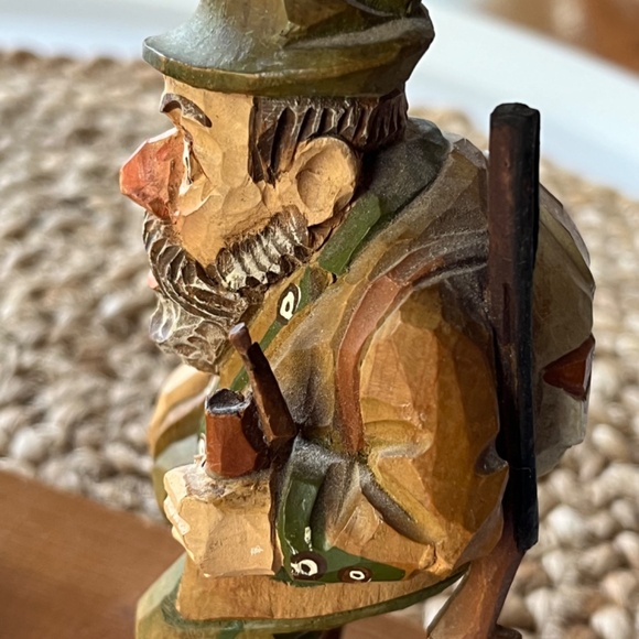 Vintage Germany painted wood carving Hunter w dachshund 🌭 Weiner dog w weiner - Picture 6 of 17